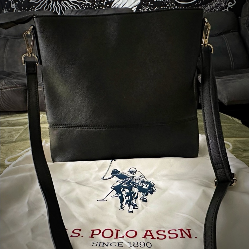 Vintage U.S. Polo Assn.Tan Interior crossbody purse - Picture 7 of 16